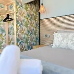 Modern & Bright With Balcony Appartement
