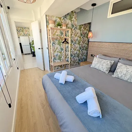 Modern & Bright With Balcony Apartment Torremolinos